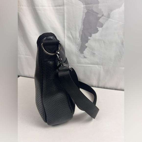 Haute Shore Blake Bello crossbody bag - Picture 3 of 9